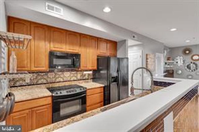 610 Irving St NW Apt 104, Washington, DC 20010
