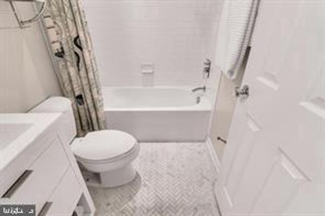 610 Irving St NW Apt 104, Washington, DC 20010