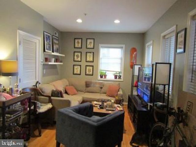 610 Irving St NW Apt 104, Washington, DC 20010
