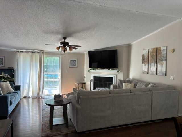 654 Pine Oaks Farm Rd., Aynor, SC 29511