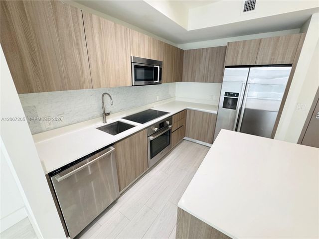 201 SW 17th Road 603, Miami, FL 33129