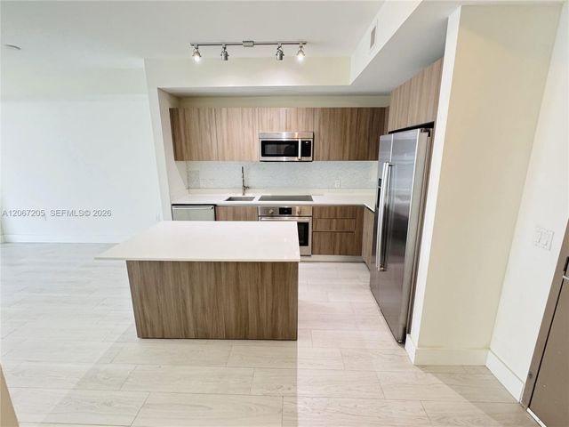 201 SW 17th Road 603, Miami, FL 33129