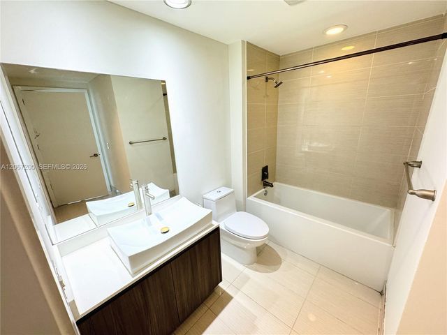 201 SW 17th Road 603, Miami, FL 33129
