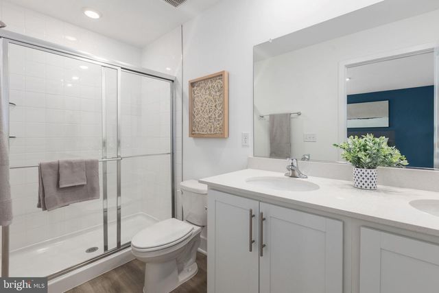 460 SOPHIE ST, Strasburg, VA 22657