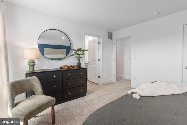 460 SOPHIE ST, Strasburg, VA 22657