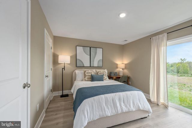 460 SOPHIE ST, Strasburg, VA 22657
