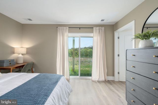 460 SOPHIE ST, Strasburg, VA 22657