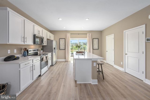 460 SOPHIE ST, Strasburg, VA 22657