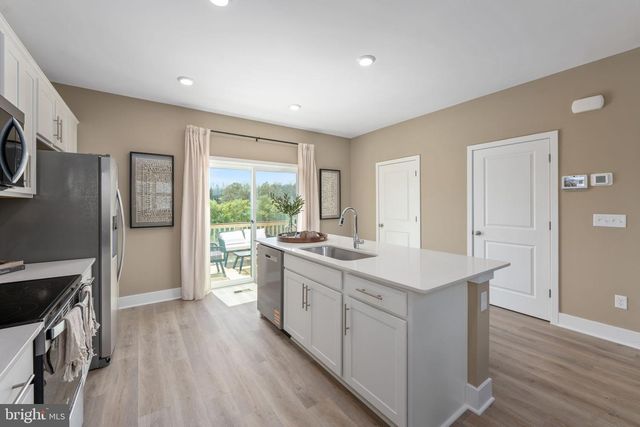 460 SOPHIE ST, Strasburg, VA 22657