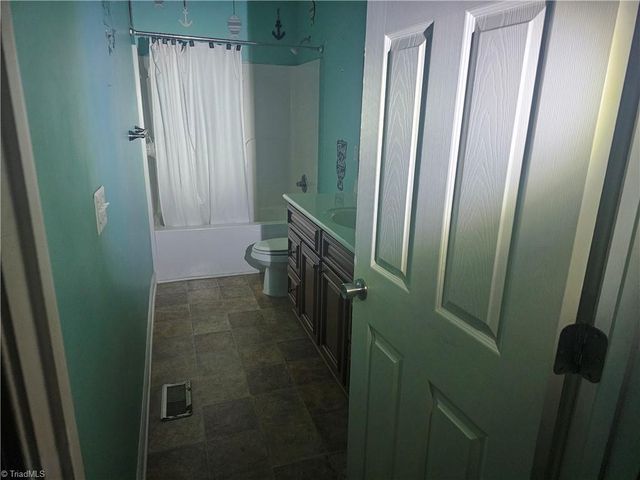 2548 Strawberry Lane, Randleman, NC 27317