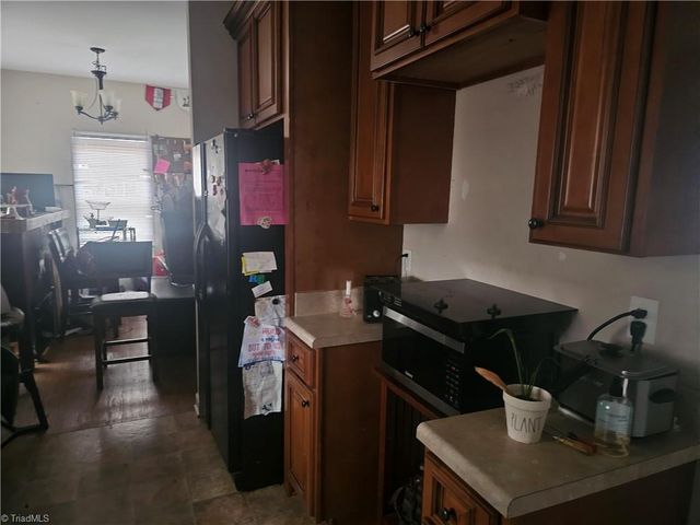 2548 Strawberry Lane, Randleman, NC 27317