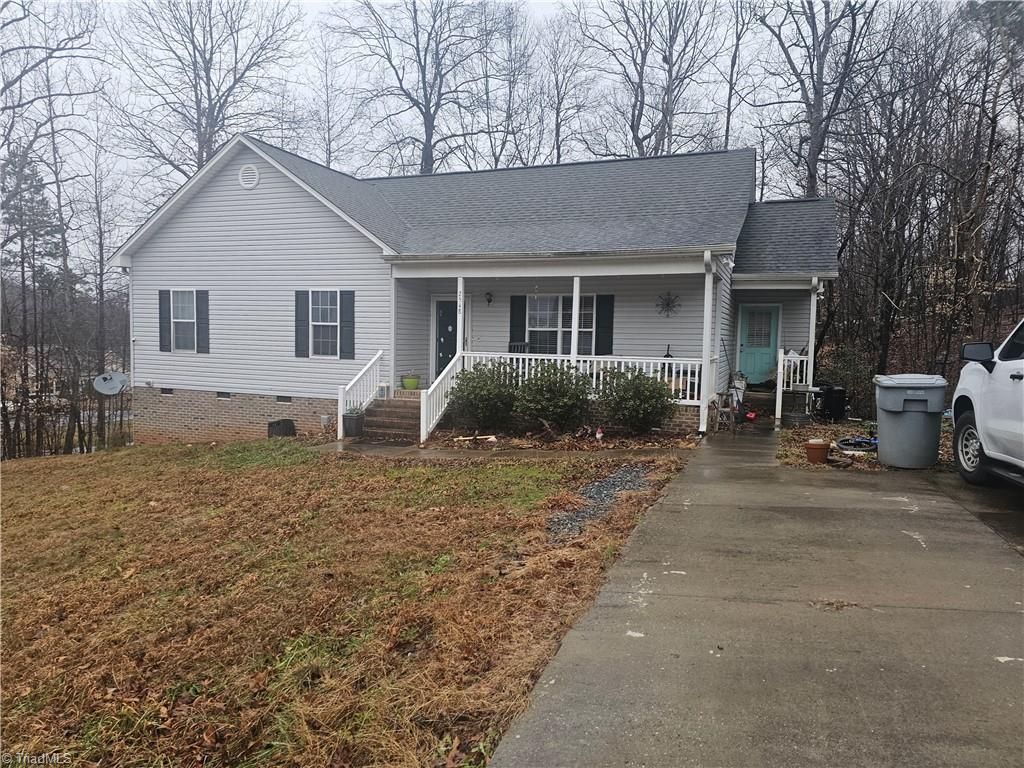 2548 Strawberry Lane, Randleman, NC 27317