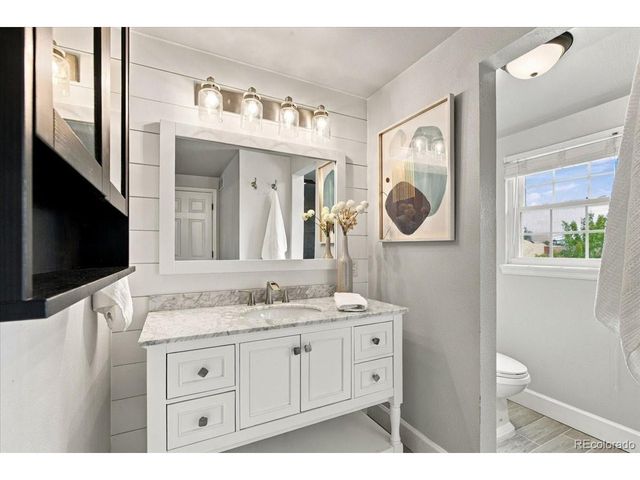 8806 W Prentice Ave, Littleton, CO 80123