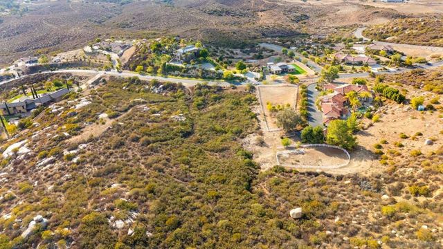 87 Presilla Dr, Jamul, CA 91935