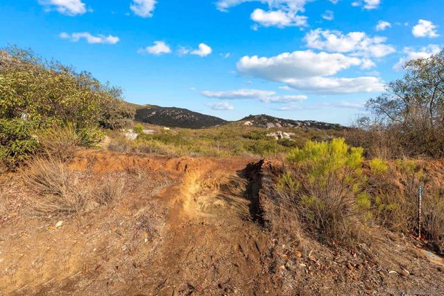 87 Presilla Dr, Jamul, CA 91935