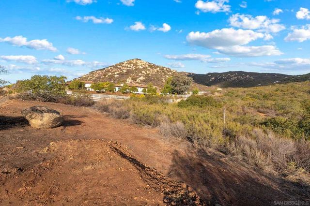 87 Presilla Dr, Jamul, CA 91935
