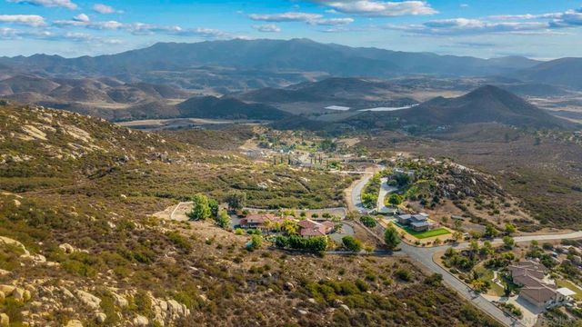 87 Presilla Dr, Jamul, CA 91935