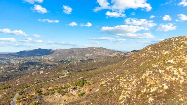 87 Presilla Dr, Jamul, CA 91935