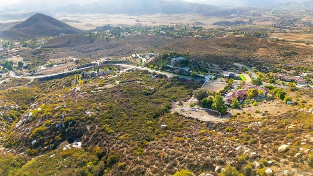 87 Presilla Dr, Jamul, CA 91935