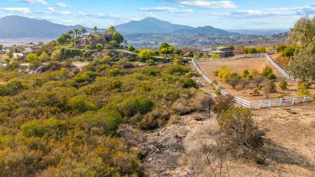 87 Presilla Dr, Jamul, CA 91935