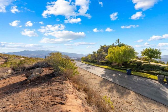 87 Presilla Dr, Jamul, CA 91935