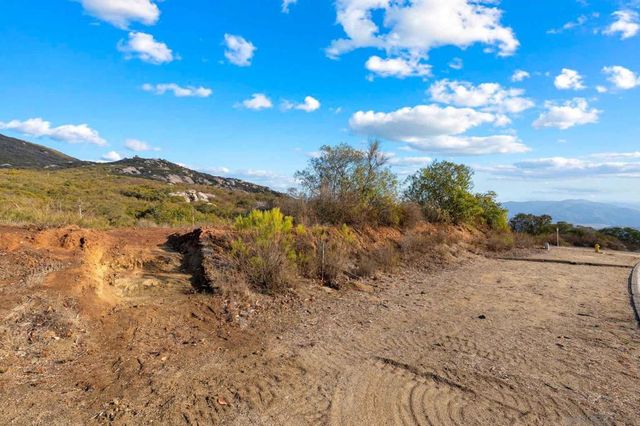 87 Presilla Dr, Jamul, CA 91935