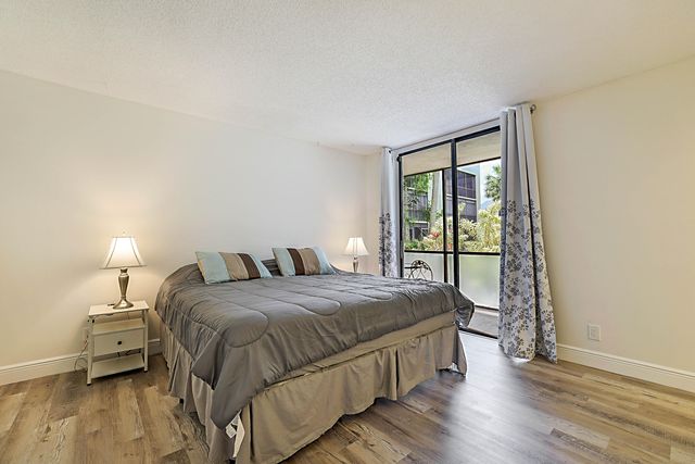 5160 Las Verdes Circle 117, Delray Beach, FL 33484