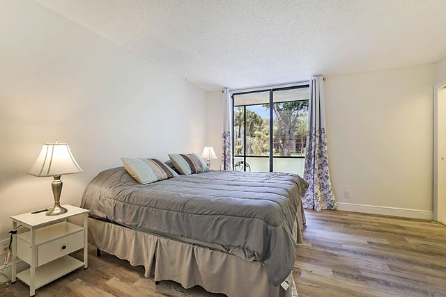 5160 Las Verdes Circle 117, Delray Beach, FL 33484