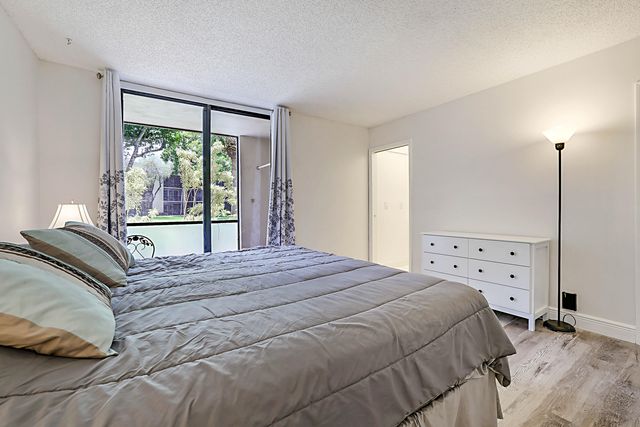 5160 Las Verdes Circle 117, Delray Beach, FL 33484