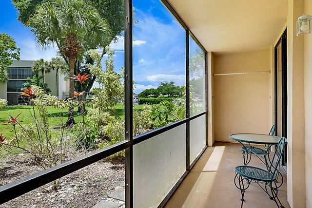 5160 Las Verdes Circle 117, Delray Beach, FL 33484