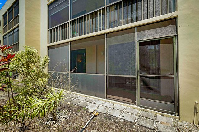 5160 Las Verdes Circle 117, Delray Beach, FL 33484