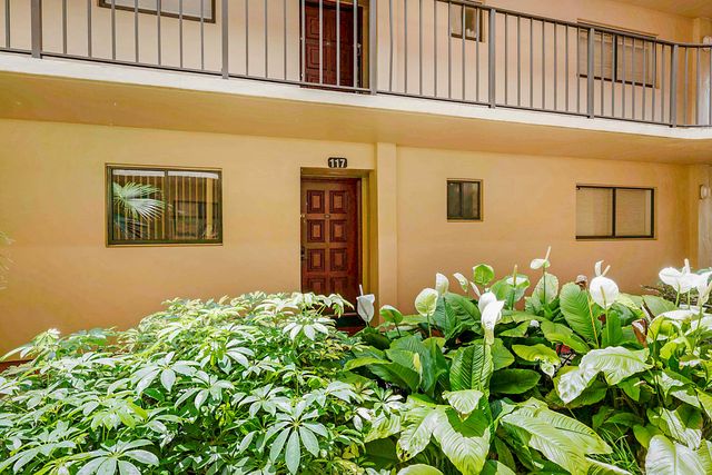 5160 Las Verdes Circle 117, Delray Beach, FL 33484