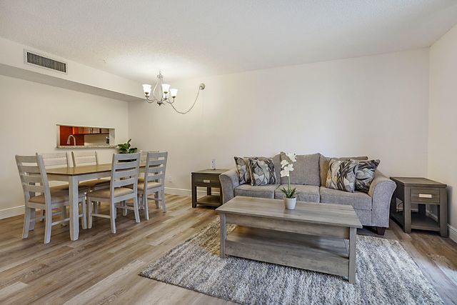 5160 Las Verdes Circle 117, Delray Beach, FL 33484