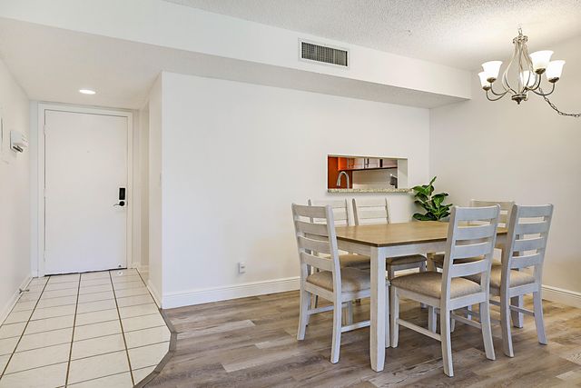 5160 Las Verdes Circle 117, Delray Beach, FL 33484