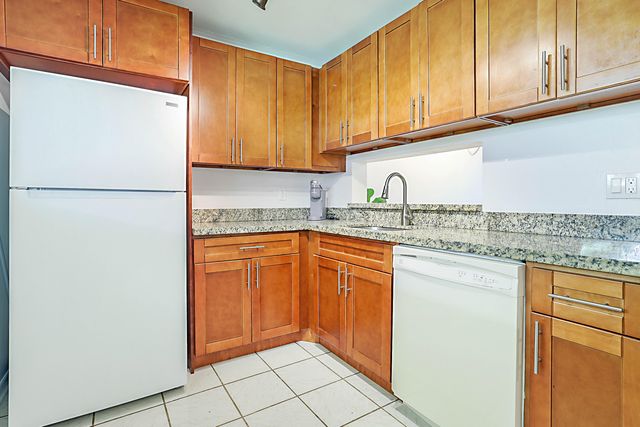 5160 Las Verdes Circle 117, Delray Beach, FL 33484