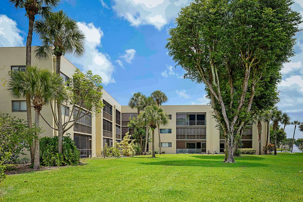 5160 Las Verdes Circle 117, Delray Beach, FL 33484