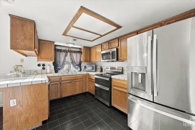 8205 Birch Street, Bakersfield, CA 93311