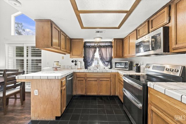 8205 Birch Street, Bakersfield, CA 93311
