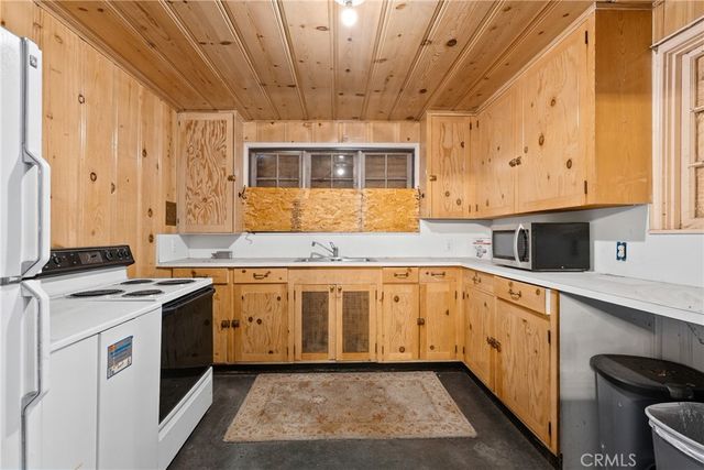 27772 Parker Rd, Castaic, CA 91384