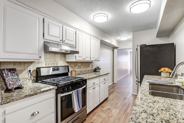 2445 Northwest Circle NW, Albuquerque, NM 87104