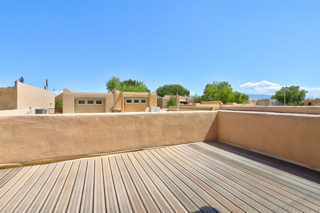 2445 Northwest Circle NW, Albuquerque, NM 87104