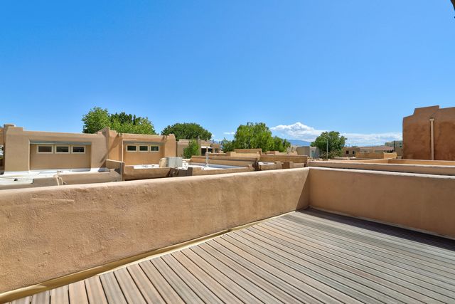 2445 Northwest Circle NW, Albuquerque, NM 87104