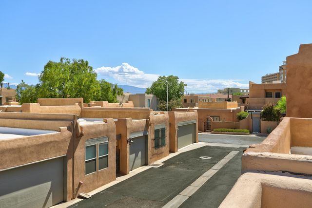 2445 Northwest Circle NW, Albuquerque, NM 87104