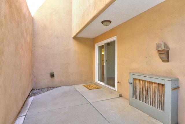 2445 Northwest Circle NW, Albuquerque, NM 87104