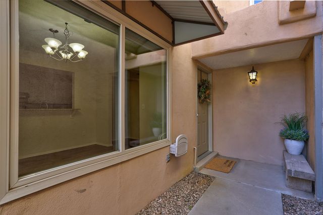 2445 Northwest Circle NW, Albuquerque, NM 87104