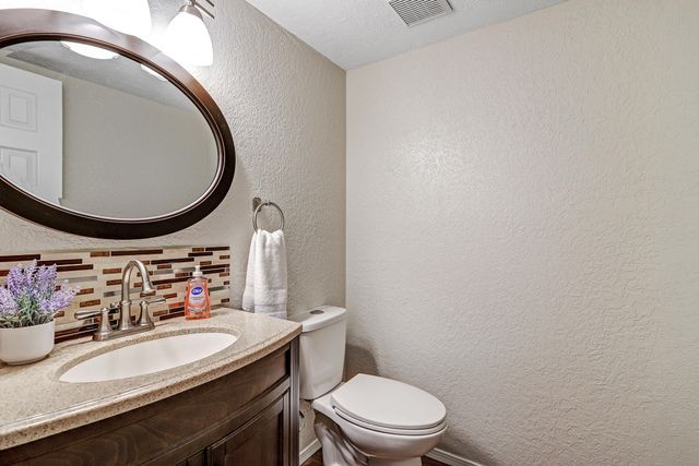 2445 Northwest Circle NW, Albuquerque, NM 87104