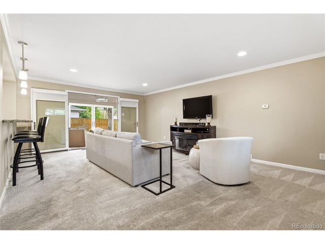 221 Oneida St, Denver, CO 80220