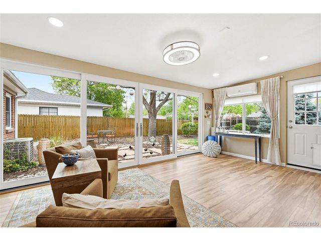 221 Oneida St, Denver, CO 80220