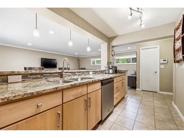 221 Oneida St, Denver, CO 80220