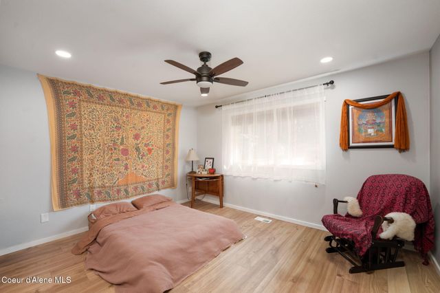 3945 N Trevino Dr, Coeur D'alene, ID 83815